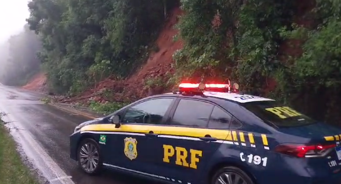 BR-470, entre Bento Gonçalves e Veranópolis, é fechada por conta de chuva