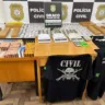 Jovem é preso com nove quilos de drogas, arma e camisetas com logo da polícia em Caxias do Sul