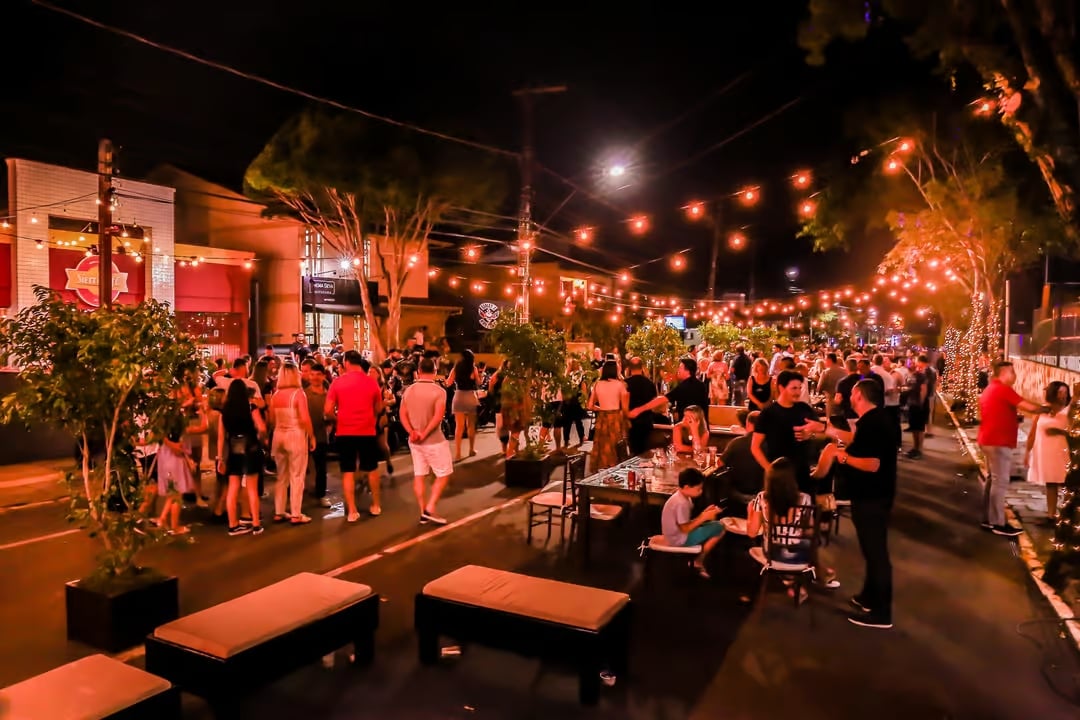 O 'Jantar Sob as Estrelas', na Via Gastrô, atrai cerca de 20 mil visitantes.