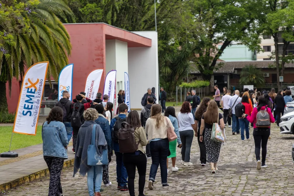 9º Salão do IFRS deve receber 1.400 participantes, entre estudantes e servidores. 9º Salão do IFRS deve receber 1.400 participantes, entre estudantes e servidores.