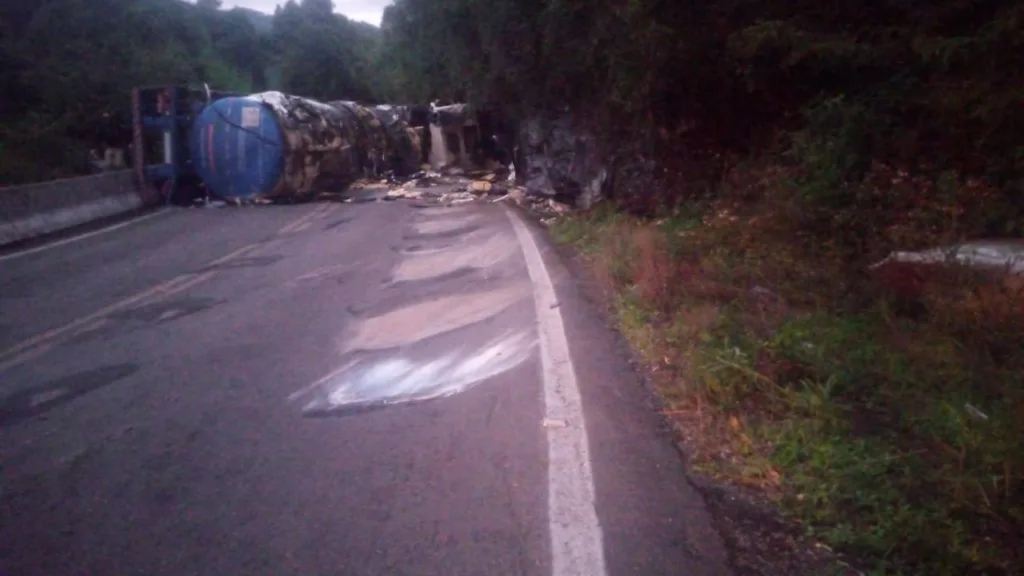 Trânsito é liberado na BR-116, em Campestre da Serra