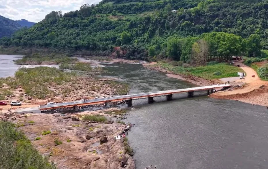 Engenheiros detalham funções das vigas e atualizam cronograma da obra