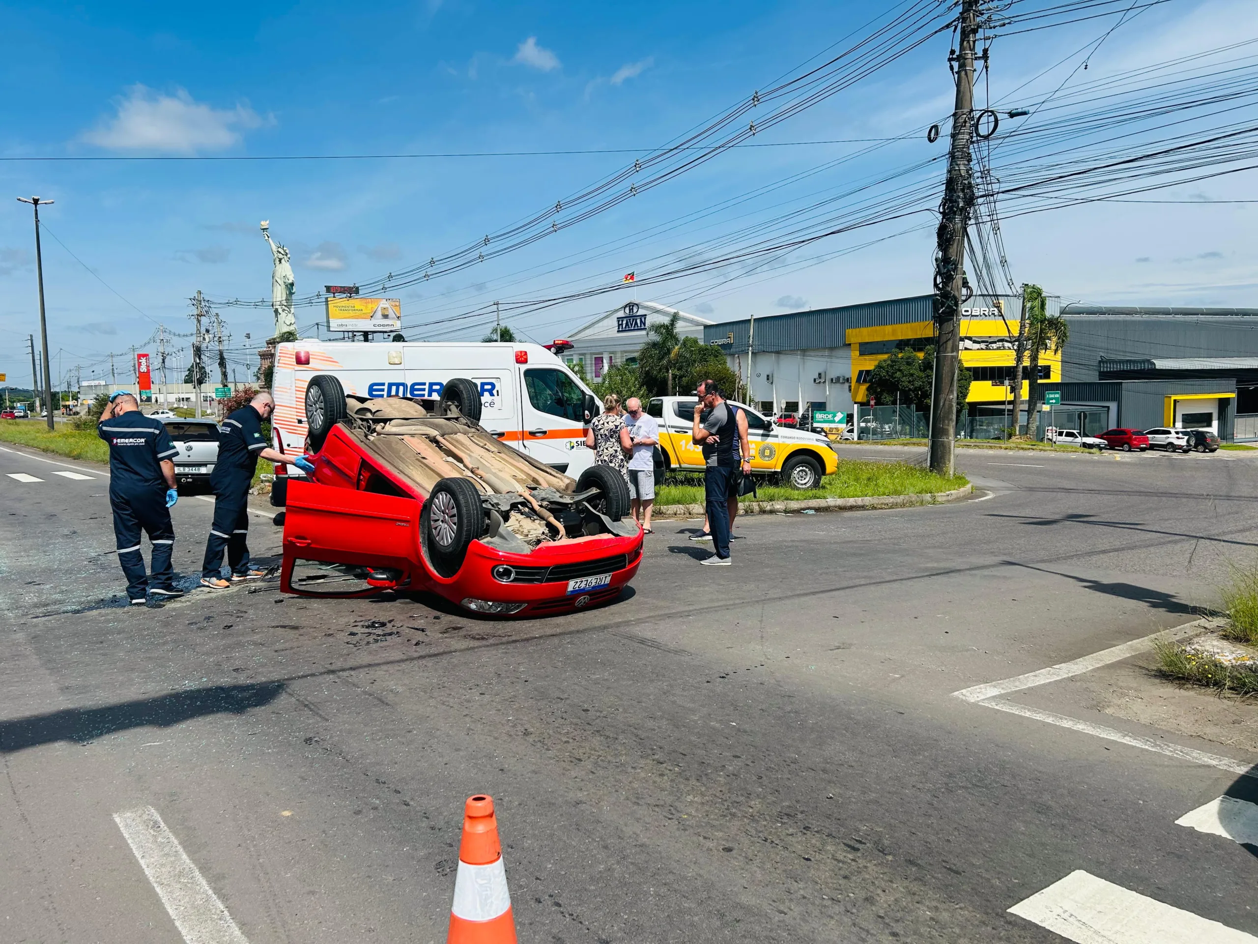 Acidente na RSC-453 deixa três feridos em Caxias do Sul