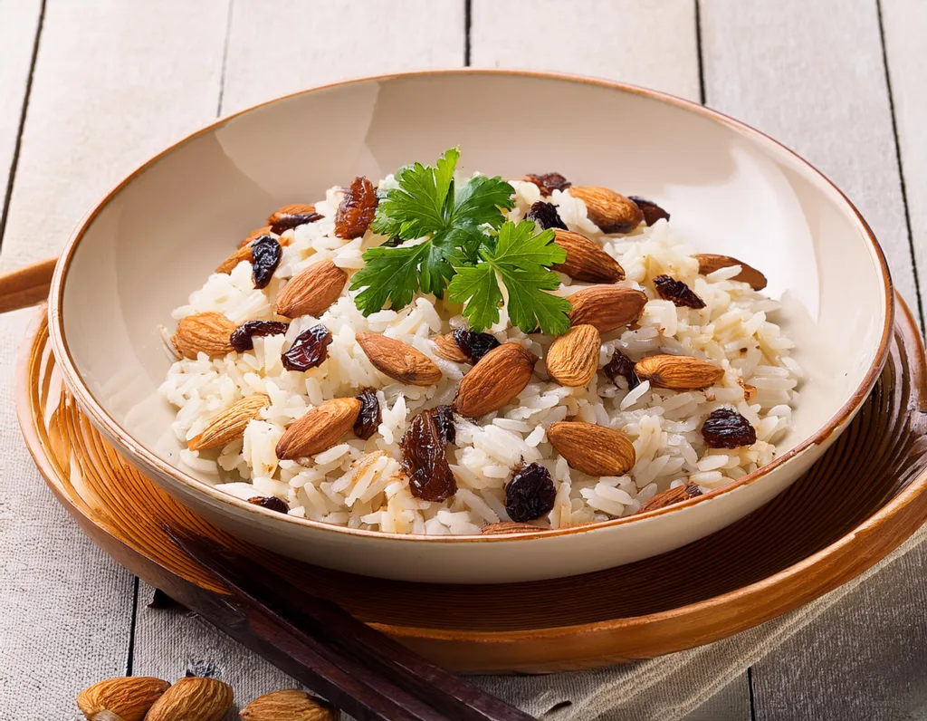 Arroz com amêndoas e passas Arroz com amêndoas e passas
