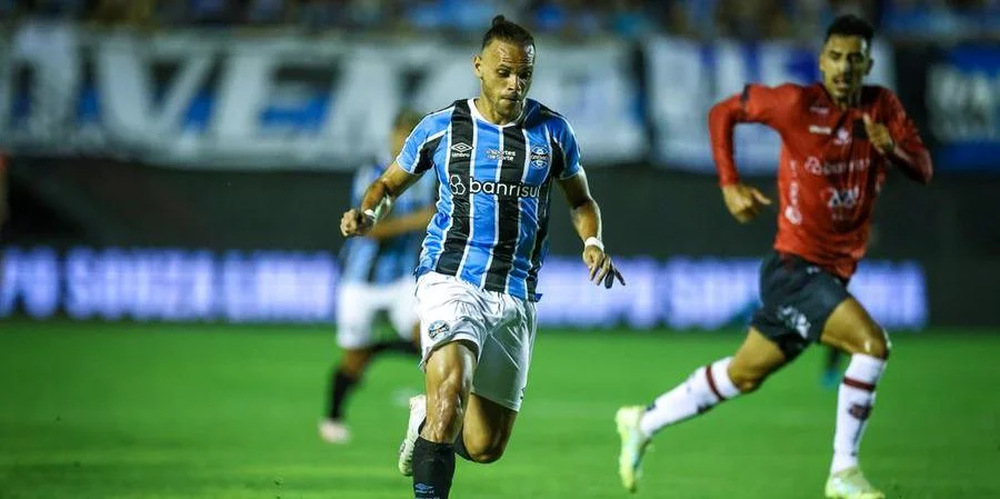 Grêmio empata com o Brasil-Pel na estreia do Gauchão