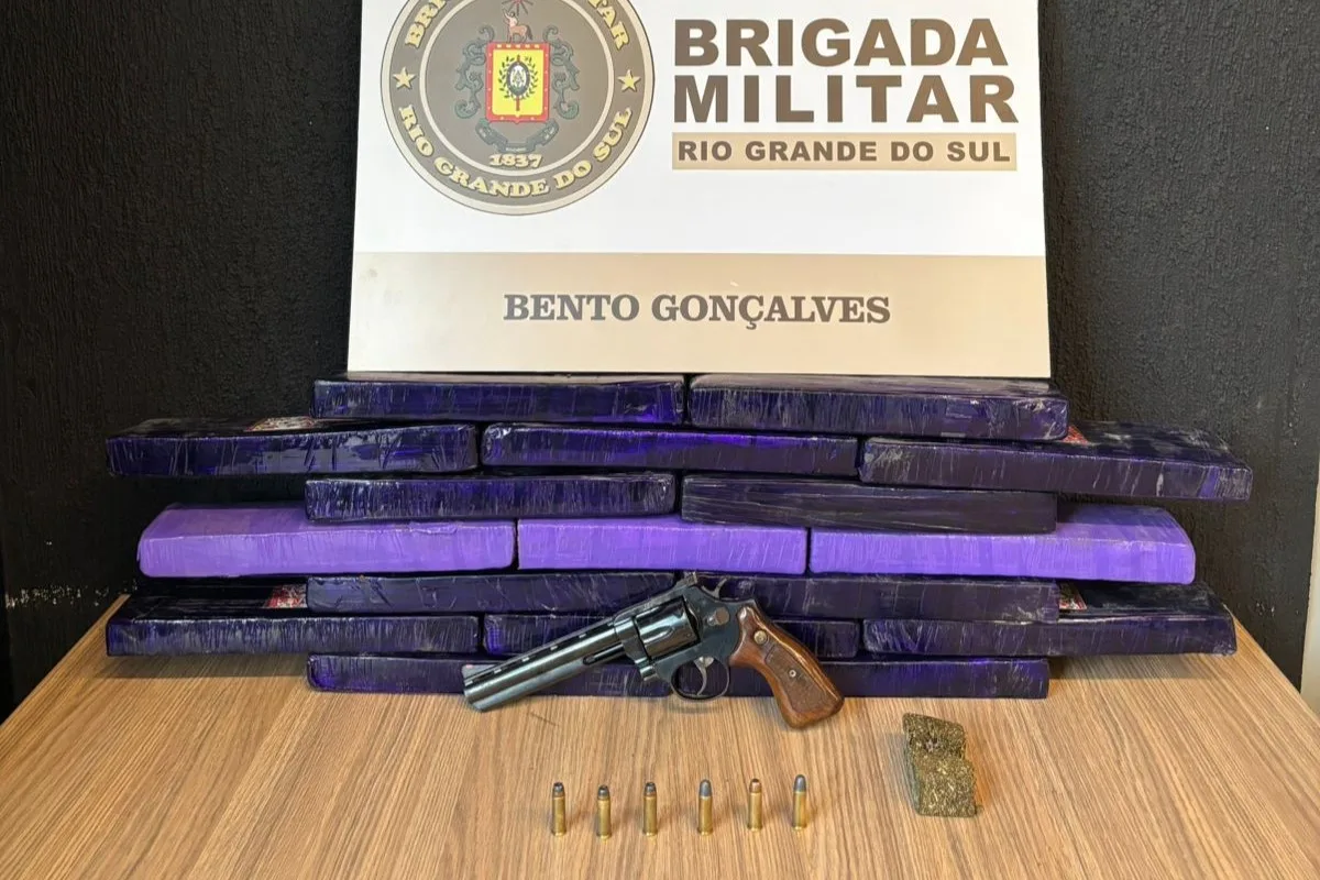 Homem é preso por tráfico de drogas e porte de arma em Bento Gonçalves