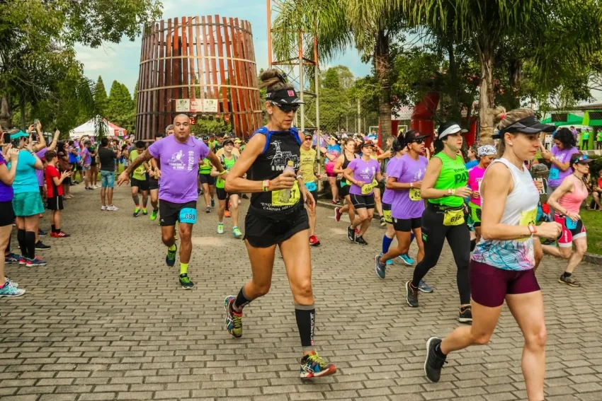 Maratona do Vinho reúne 2 mil atletas na Serra Gaúcha