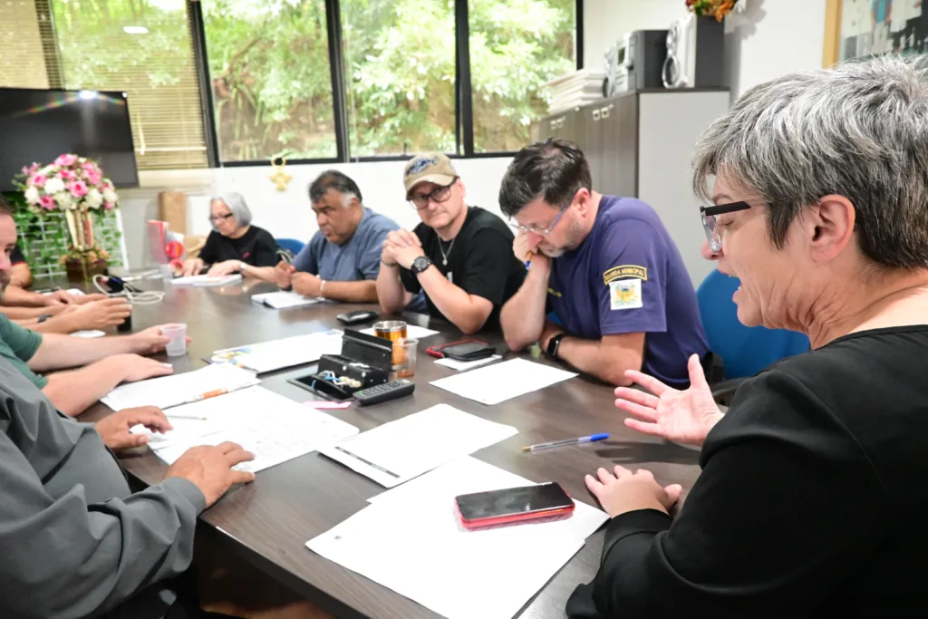 Foto de uma reunião sobre o tema com integrantes da Guarda Municipal nesta semana