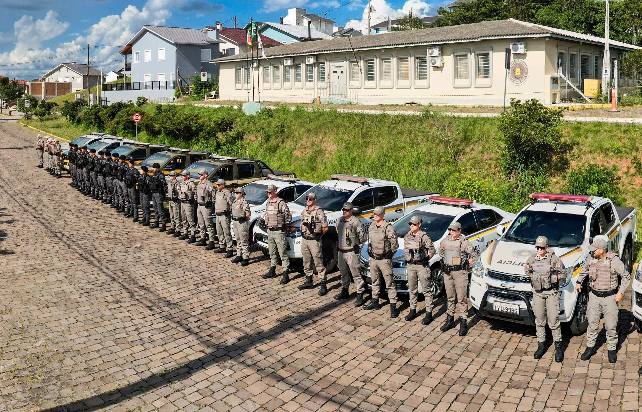 A concentração inicial das forças de segurança foi em frente à sede da Brigada Militar