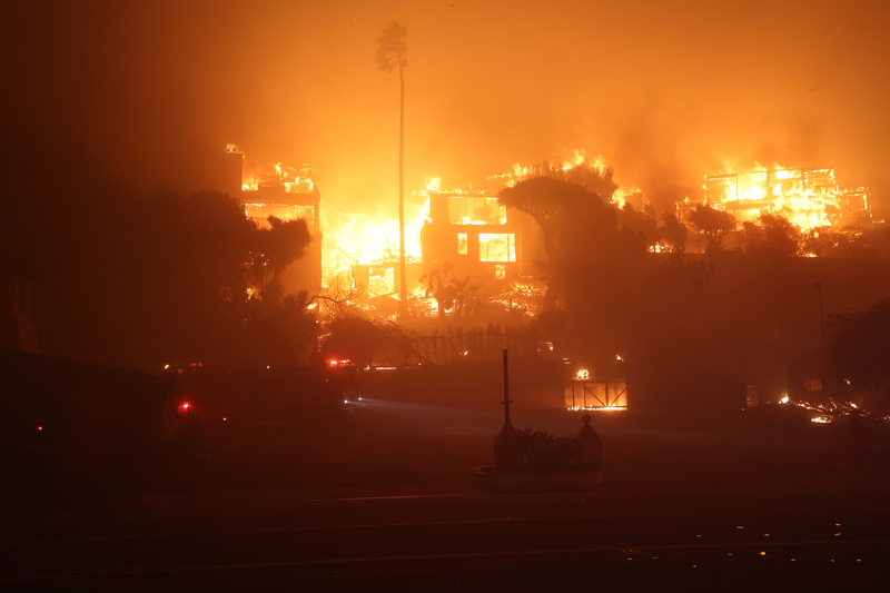 Número de mortos em incêndios nos Estados Unidos sobe para 24