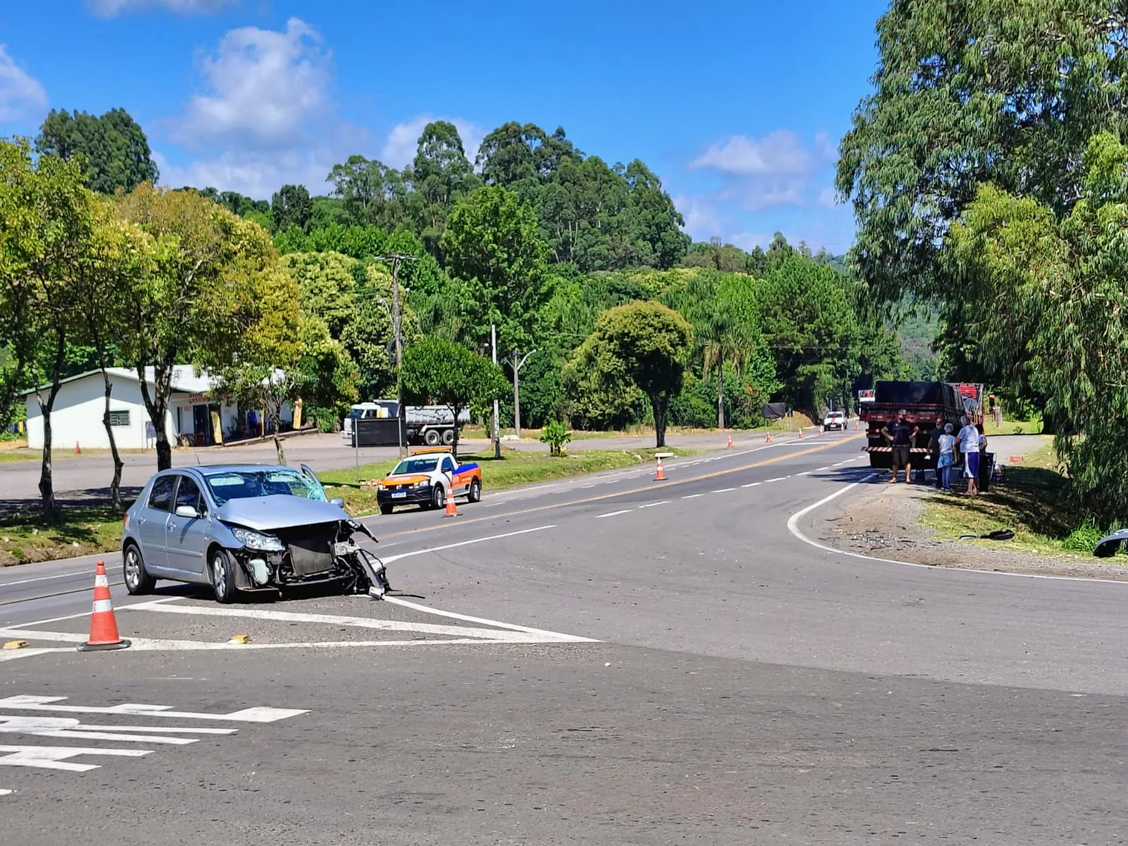 Acidente no Trevo do Barracão deixa motorista ferido em Bento Gonçalves