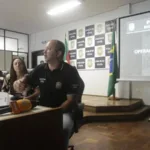 Testemunha diz que marido e filho de suspeita de envenenar bolo consumiram suco contaminado