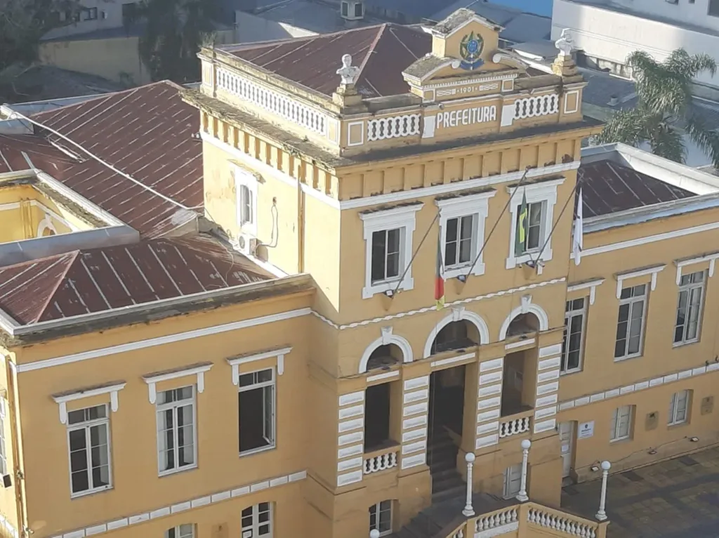 Sindiserp-BG anunciou, nesta sexta-feira (17), que ingressará com uma ação judicial contra a Prefeitura Sindiserp-BG anunciou, nesta sexta-feira (17), que ingressará com uma ação judicial contra a Prefeitura