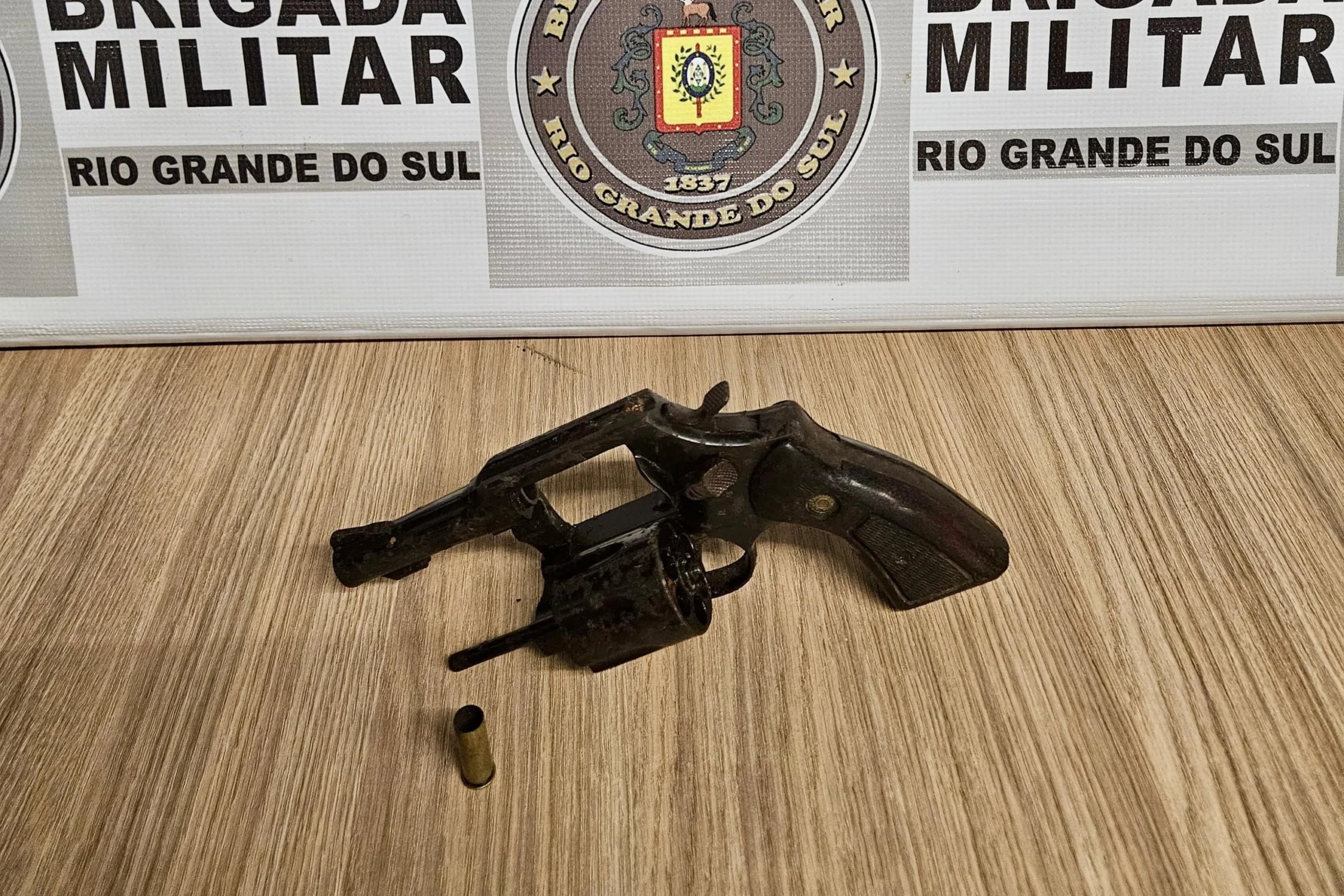 Homem é preso com arma após disparos em Veranópolis