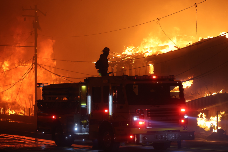 Incêndios florestais já fizeram 16 vítimas nos EUA