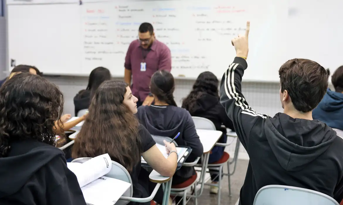 Ministério da Educação confirma que Fies terá mais de 112 mil novas vagas em 2025