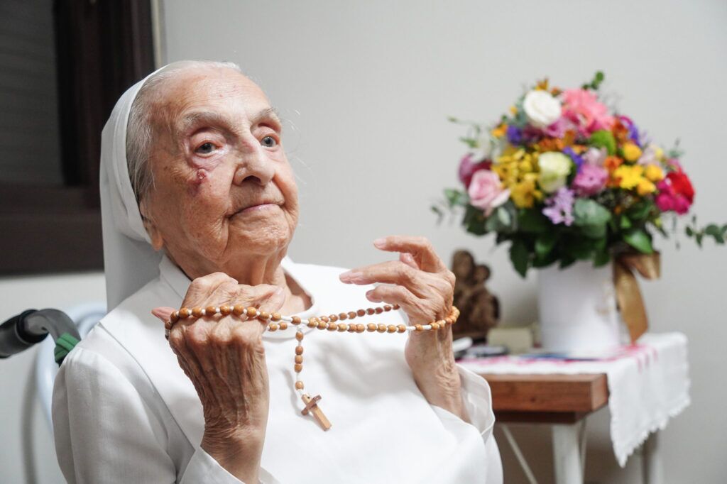 Aos 116 anos, morre a gaúcha Irmã Inah, a pessoa mais velha do mundo. Foto: Carlos Macedo/ LongeviQuest/Divulgação.