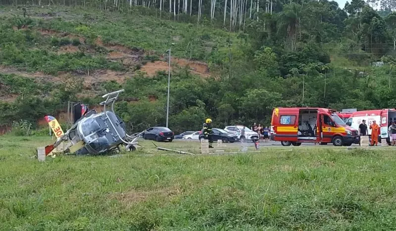 Aeronave realizava voos de passeio às margens da rodovia