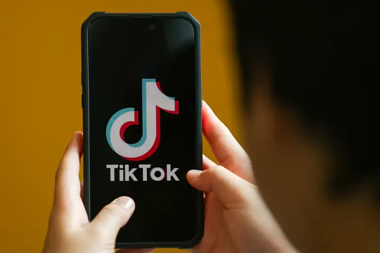 Suprema Corte dos EUA aprova lei que proíbe TikTok