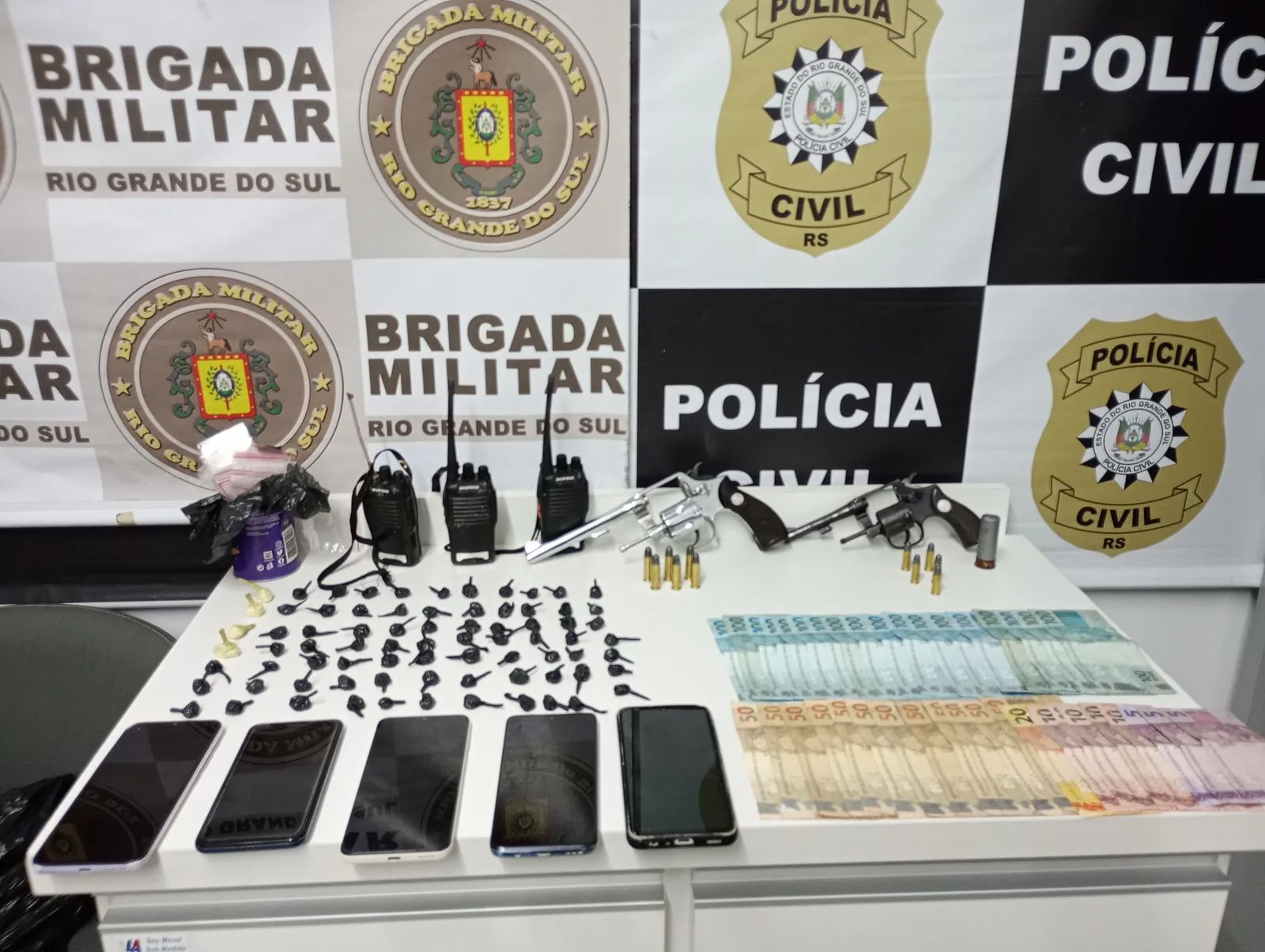 Polícia prende traficante e apreende adolescente de 16 anos em São Marcos