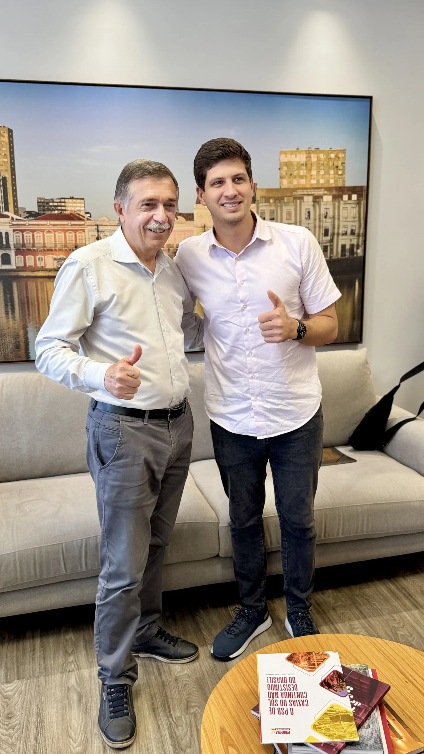 Prefeitos Adiló Didomenico (Caxias do Sul) e João Campos (Recife). Foto: Andréia Copini/Divulgação.