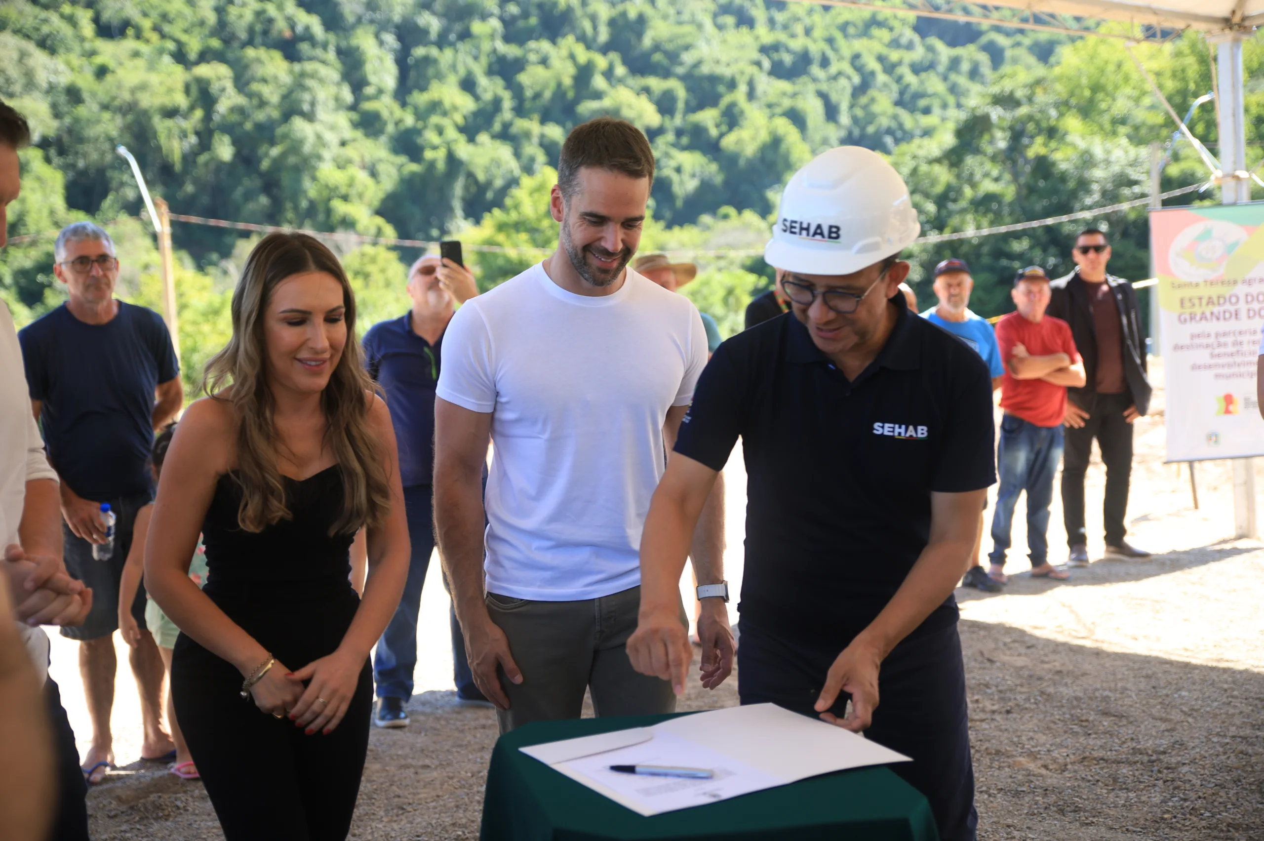 Governo do RS assina convênios para moradias e desassoreamento em Santa Tereza