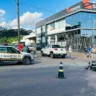 Acidente entre caminhonete e moto na região do bairro Fátima em Caxias do Sul. Foto Marcelo OliveiraRSCOM