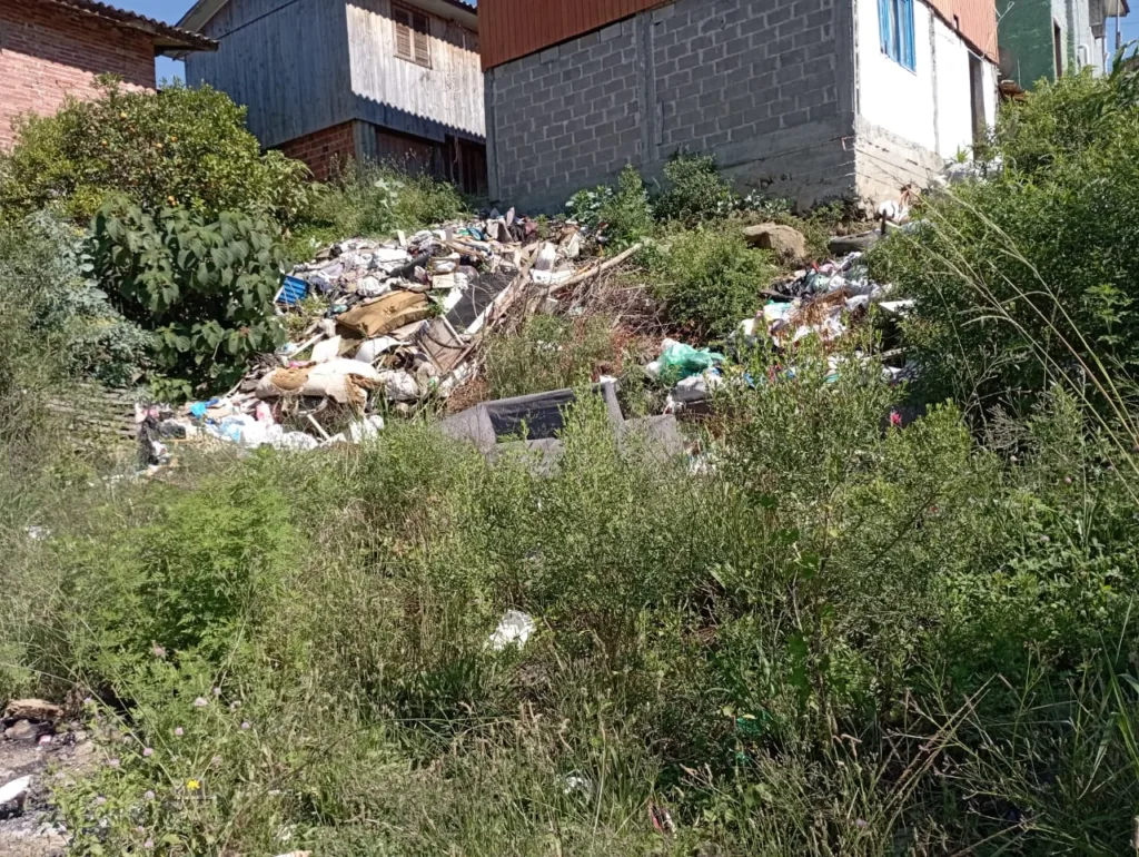 Terreno baldio no bairro Mariani em Caxias do Sul. | Foto: Marcelo Oliveira / RSCOM
