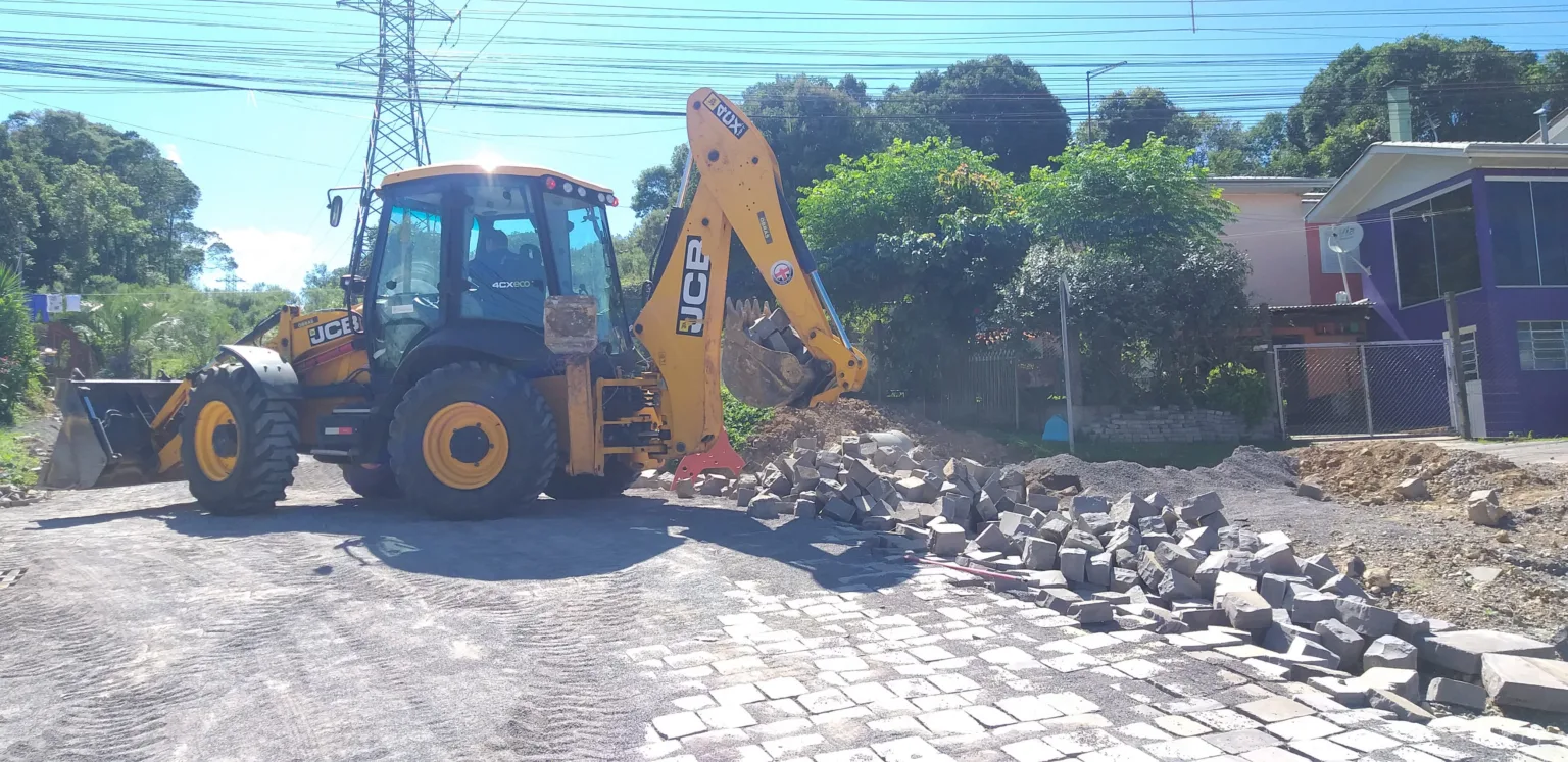Parceria garante pavimentação de rua em Caxias do Sul Parceria garante pavimentação de rua em Caxias do Sul