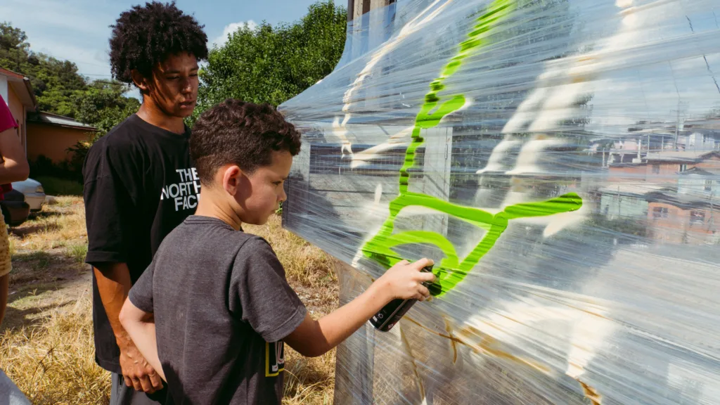 No sábado (22), das 14h às 16h, a Oficina de Graffiti será ministrada pelo grafiteiro Vent.