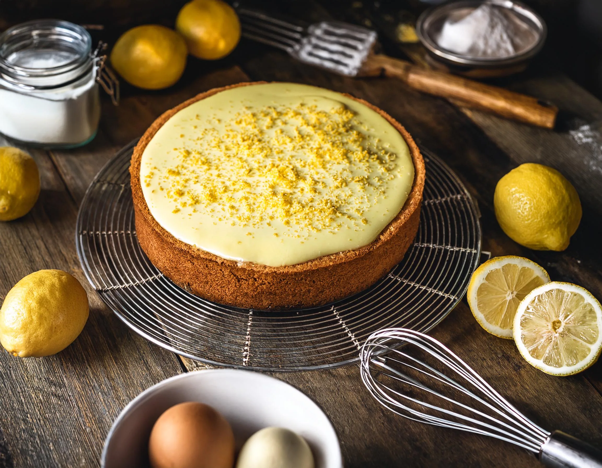 Bolo de limão com cobertura de glacê de limão