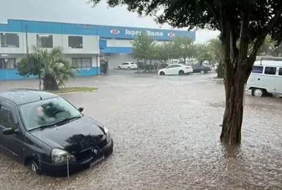 Centro da cidade ficou alagado