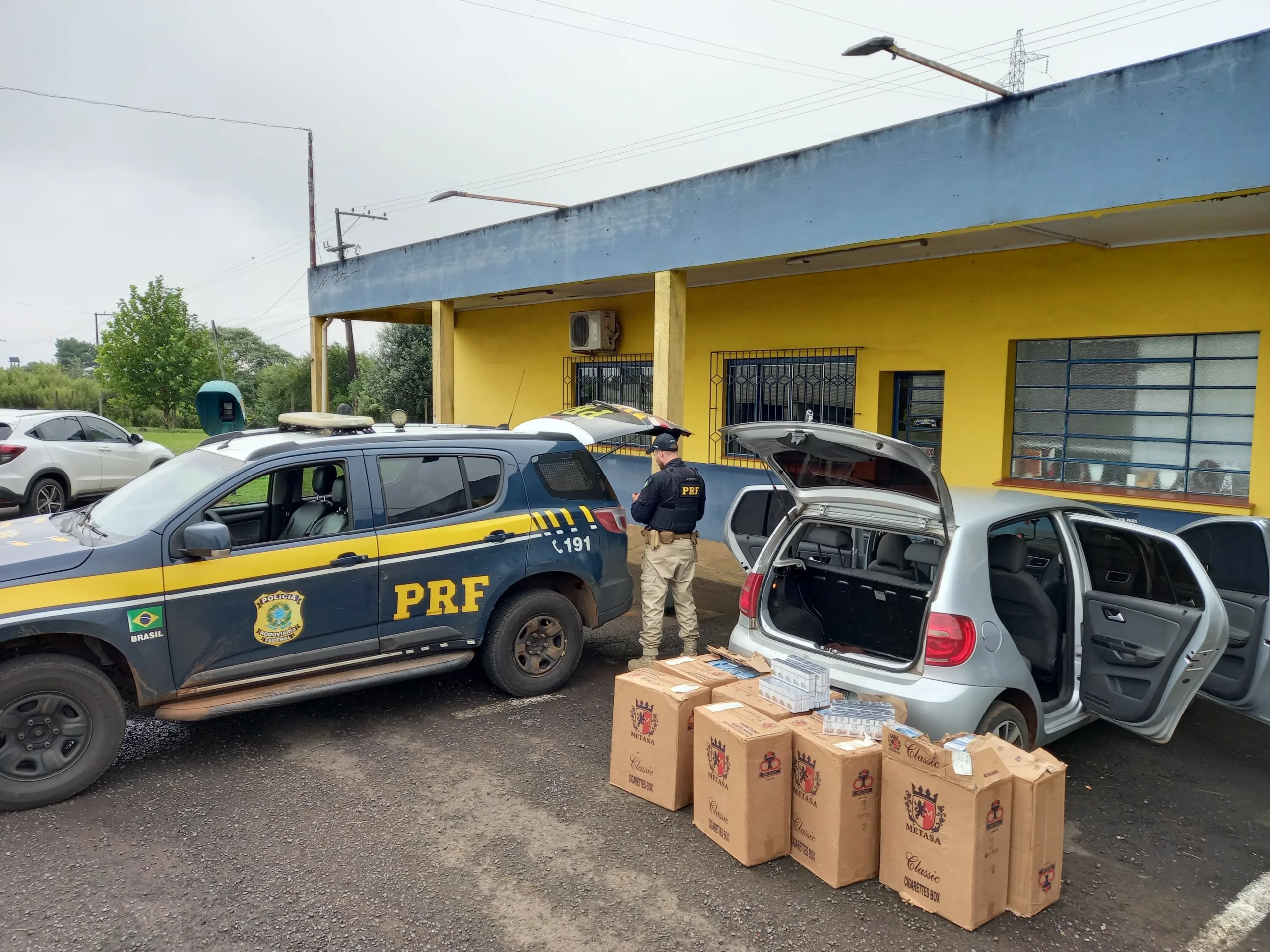 Cigarros contrabandeados foram apreendidos em Vacaria - Foto: Divulgação/PRF