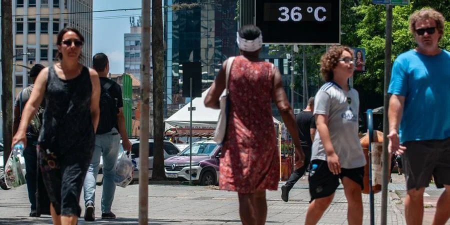 O índice UV estará extremo e requer proteção solar