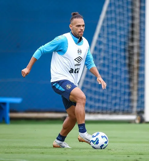 Centroavante fez exames, mas resultados não foram revelados. Foto: Lucas Uebel, Grêmio FBPA