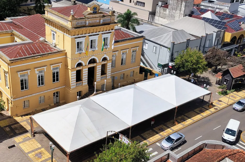 Mutirões - 9ª edição do "Mutirão: Trabalho para Todos" acontece na Via del Vino. Mutirões - 9ª edição do "Mutirão: Trabalho para Todos" acontece na Via del Vino.