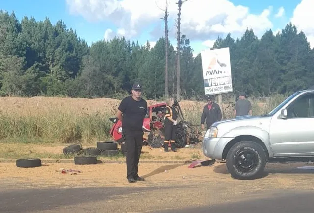 VÍDEO: Homem morre ao bater carro durante evento de arrancada em Caxias do Sul