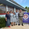 Na foto a Professora Eva com os alunos finalistas e o Diretor do Colégio Major Carvalho