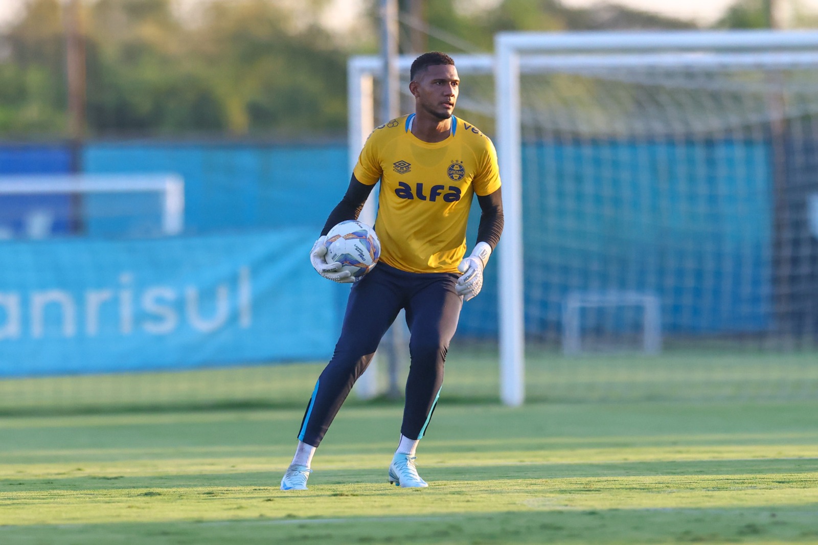 Grêmio libera goleiro para atuar no Athletic-MG