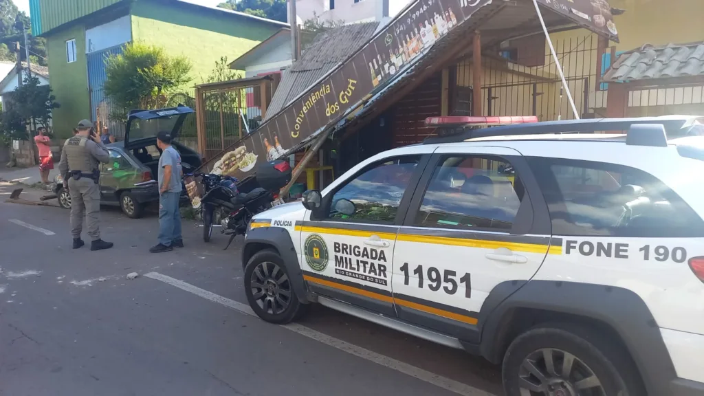 Acidente ocorreu no bairro Cânyon - Foto: Especial/Leouve