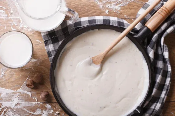 3 erros que podem estragar seu molho branco e como corrigir