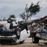 A polícia do Missouri relatou a queda de árvores e cabos elétricos, assim como danos a edifícios residenciais e comerciais. (Foto: Larry W. Smith/EPA/Lusa)