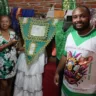 Dona Rosaura Moreira e Pedro Rosa, fundadora e carnavalesco da Nação Verde e Branco, respectivamente | Foto: Marina Tusset / Grupo RSCOM