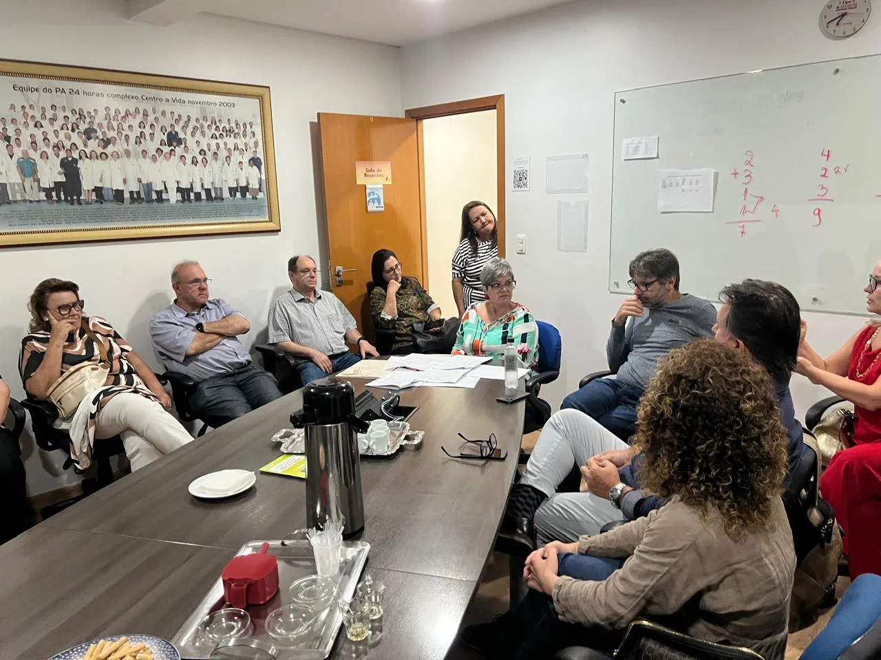 Comitiva de médicos em reunião com o Sindiserv. Foto: Sindiserv/Divulgação.