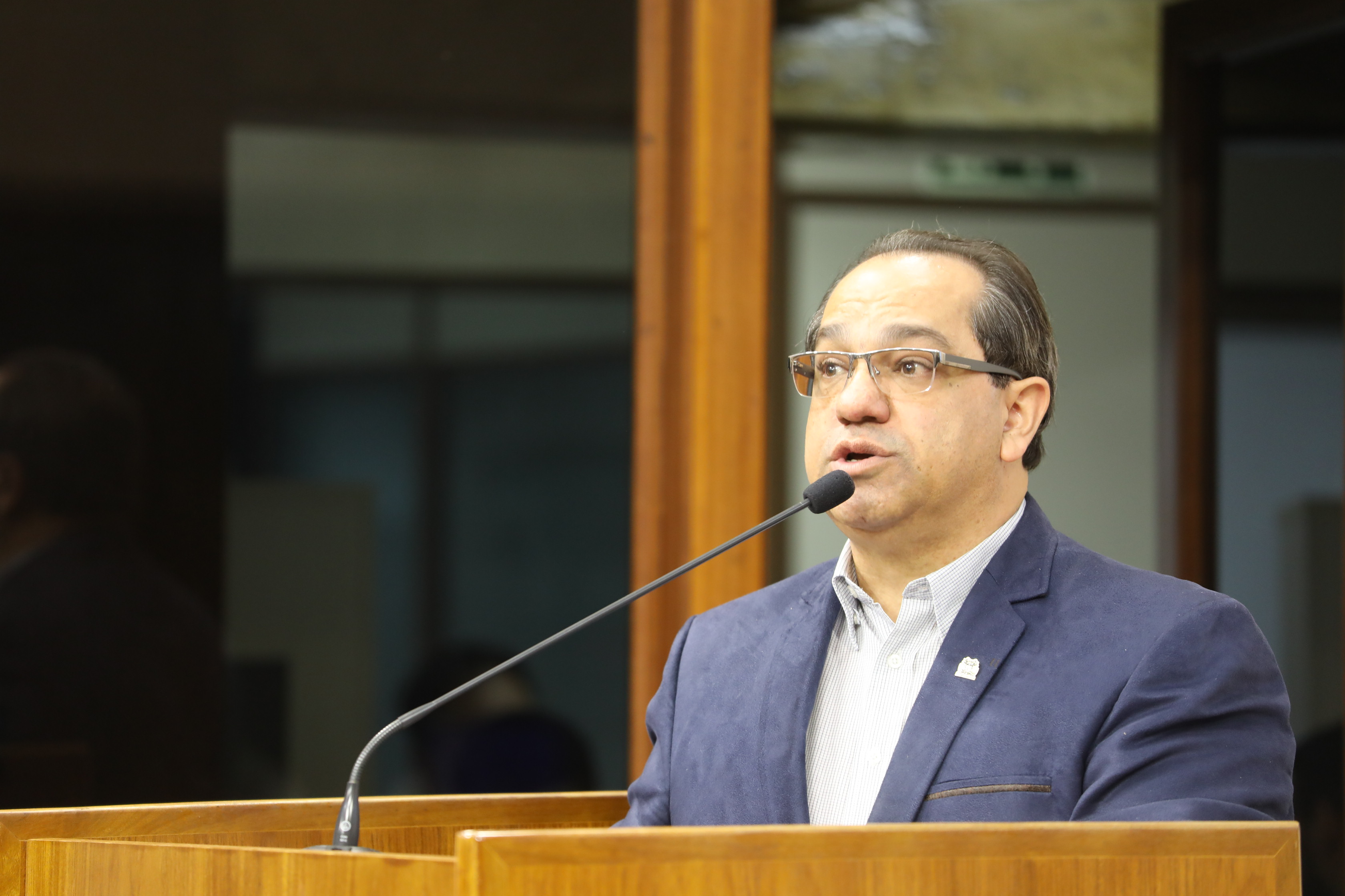 Presidente da FAS de Caxias do Sul destaca desafios da instituição na sessão ordinária. Foto: Pietra Lima/Câmara Caxias.