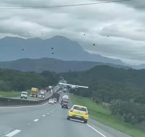 AVIÃO
