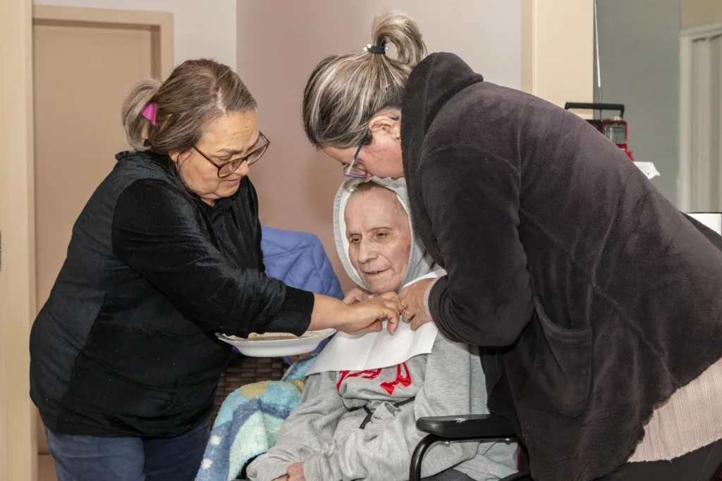 Ademar Nunes, 66 anos, do bairro Santa Fé, beneficiado com o programa. Fotos Ricardo Rech - Autorizadas pela família para reprodução.