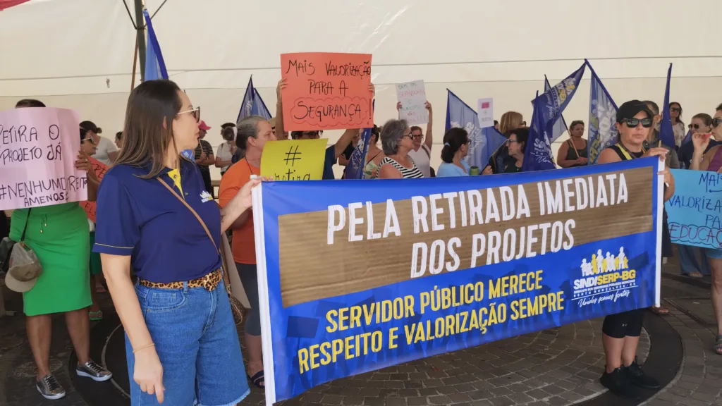 Servidores municipais farão protesto por valorização em frente à Prefeitura de Bento Gonçalves neste sábado (26) Servidores municipais farão protesto por valorização em frente à Prefeitura de Bento Gonçalves neste sábado (26)
