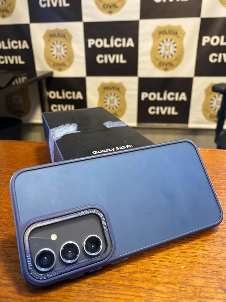 Celular foi recolhido pela polícia civil
