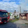 Vídeo: incêndio destrói casa de dois andares em Caxias do Sul